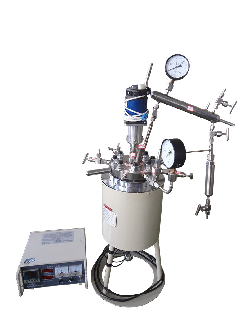 江蘇CJ型反應(yīng)釜（帶回收、冷凝裝置）
