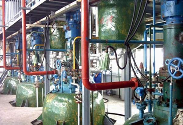 江蘇自吸加氫反應(yīng)釜（8臺(tái)生產(chǎn)現(xiàn)場(chǎng)）